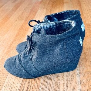 Tod’s Desert Wedge Grey Wool Lace-Up Ankle Booties, Pleated Toe, Size 8